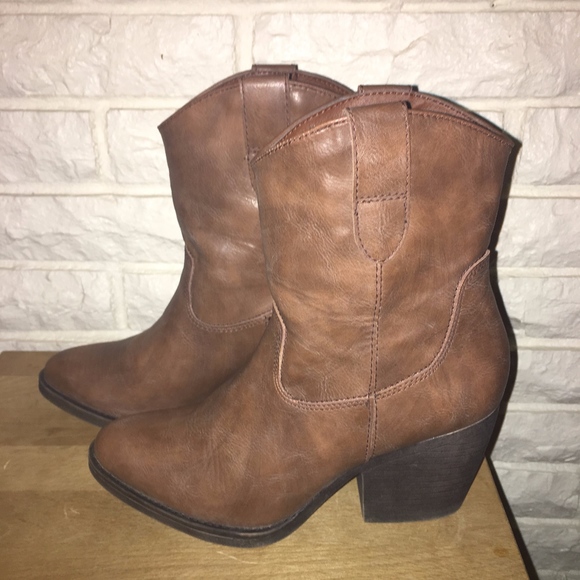 ladies short western boots
